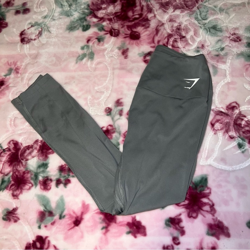 GYMSHARK Gray Leggings with Logo